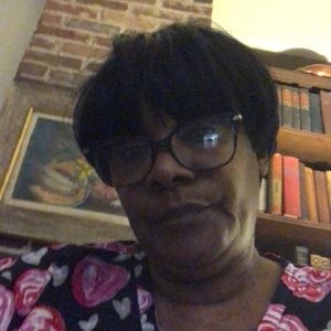 Meet your Posher, Adrienne